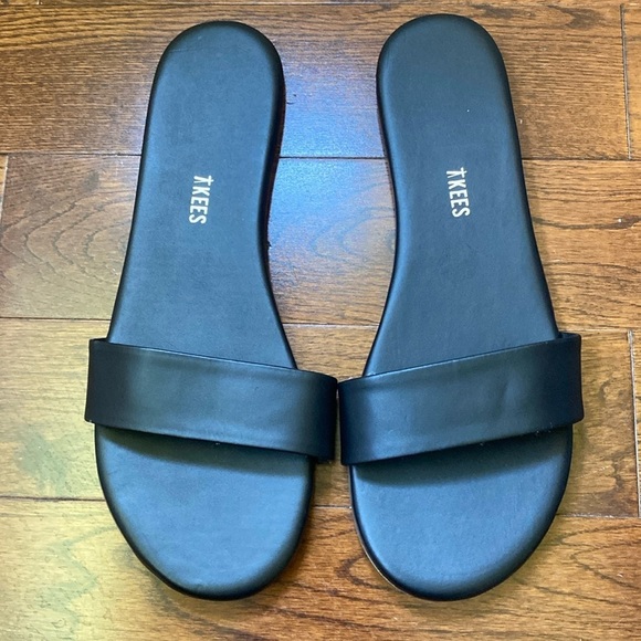 TKEES Shoes - TKEES Women’s Size 10 Black Slide Sandals Minimalist Leather Flats